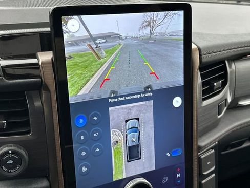 Used 2025 Ford F150 Lightning Lariat image 16