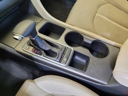 Used 2016 Kia Optima LX w/ LX Convenience Package image 26