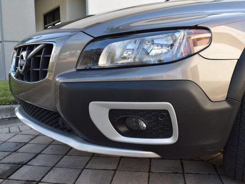 Used 2011 Volvo XC70 3.2 w/ Premium Pkg image 14