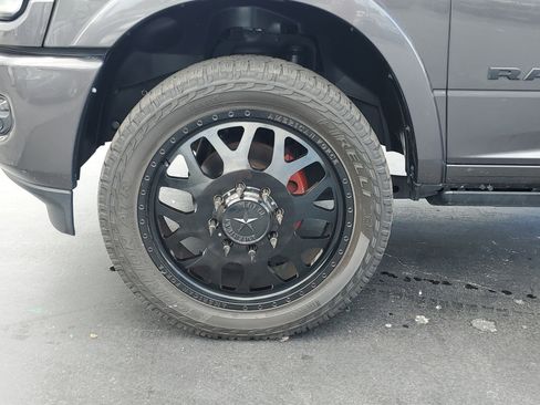 Used 2022 RAM 3500 Limited w/ Max Tow Package image 9