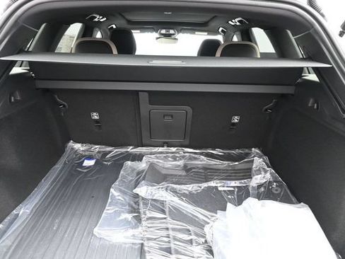 New 2026 Volvo XC60 B5 Plus w/ Protection Package Premier AWD/4WD image 32