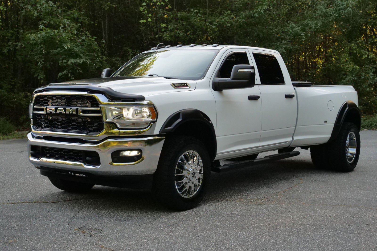 Used 2023 RAM 3500 Tradesman w/ Chrome Appearance Group AWD/4WD image 6