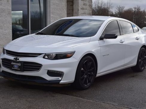 Used 2018 Chevrolet Malibu LT image 18