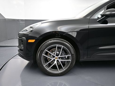Certified 2026 Porsche Macan AWD/4WD image 12