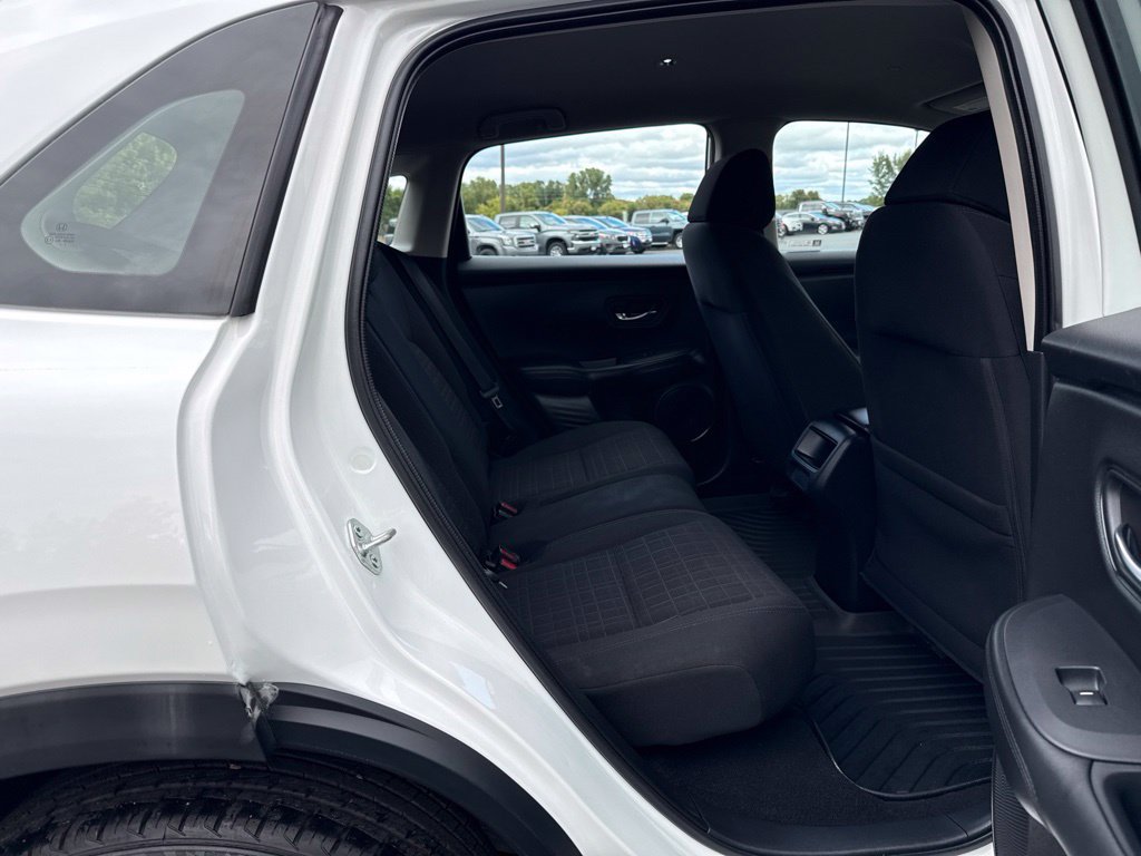Used 2023 Honda HR-V LX image 12