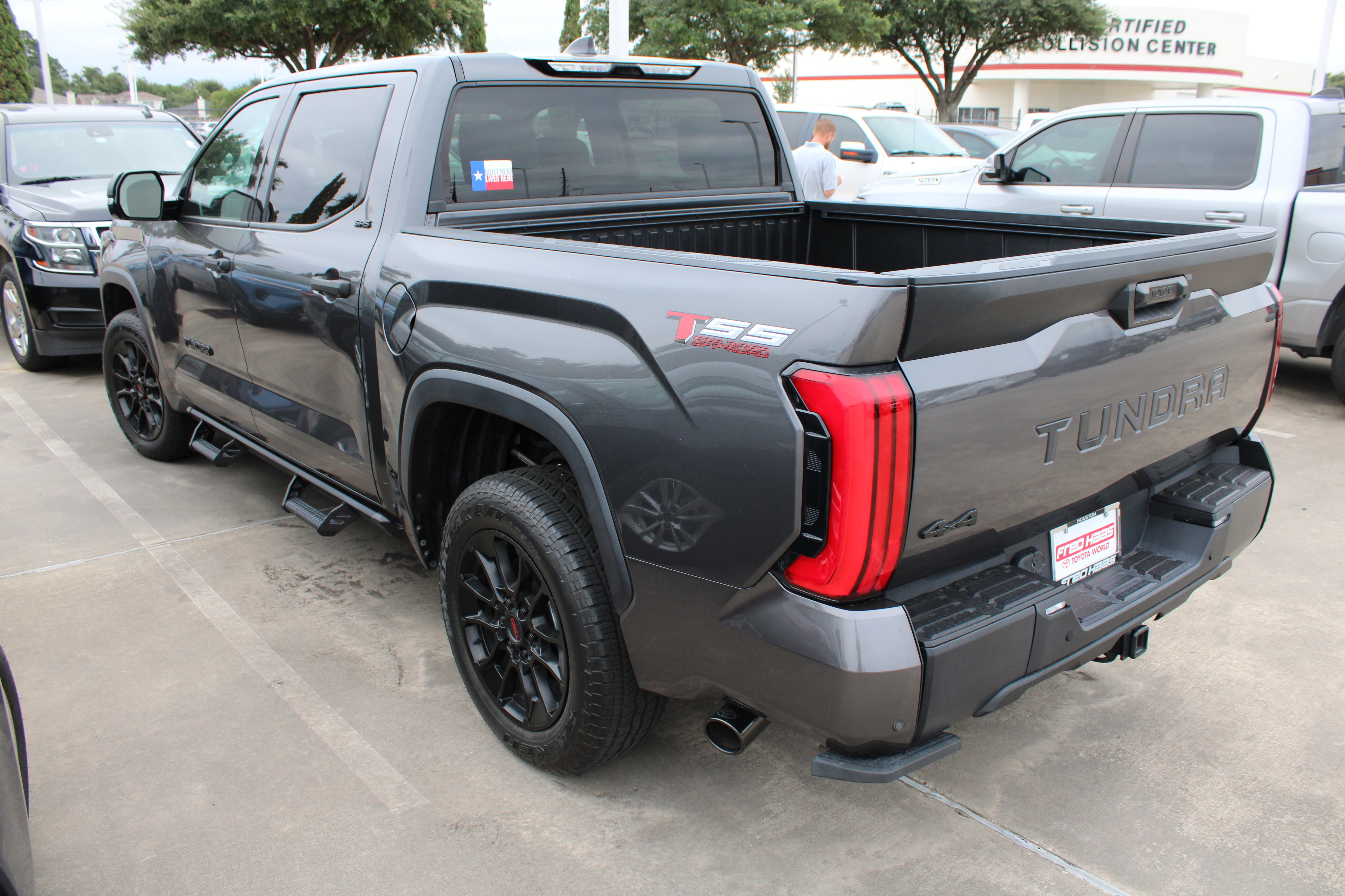Used 2023 Toyota Tundra SR5 w/ SR5 Convenience Package AWD/4WD image 6