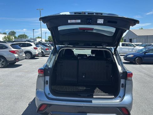 Used 2021 Toyota Highlander Limited AWD/4WD image 32