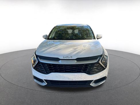 Used 2025 Kia Sportage LX image 2