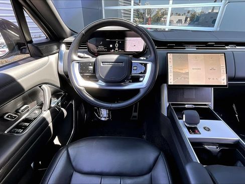 Used 2025 Land Rover Range Rover Autobiography AWD/4WD image 5