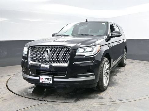 Used 2024 Lincoln Navigator Reserve AWD/4WD image 7