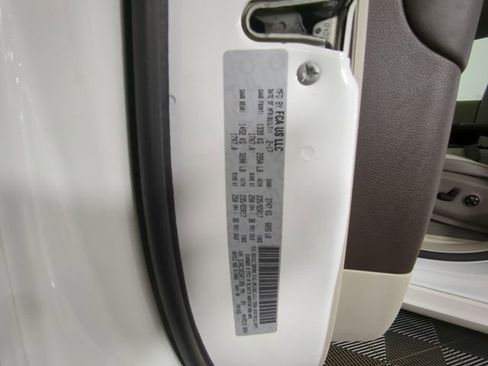 Used 2017 Chrysler Pacifica Touring-L image 46