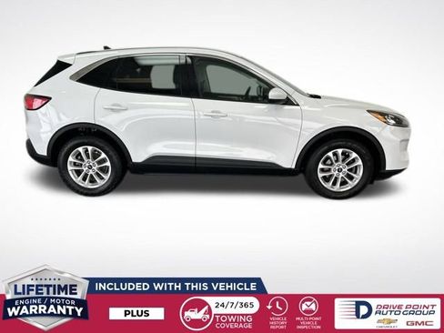 Used 2021 Ford Escape SE image 2