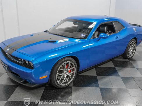 Used 2009 Dodge Challenger SRT8 w/ SRT Option Group II image 38