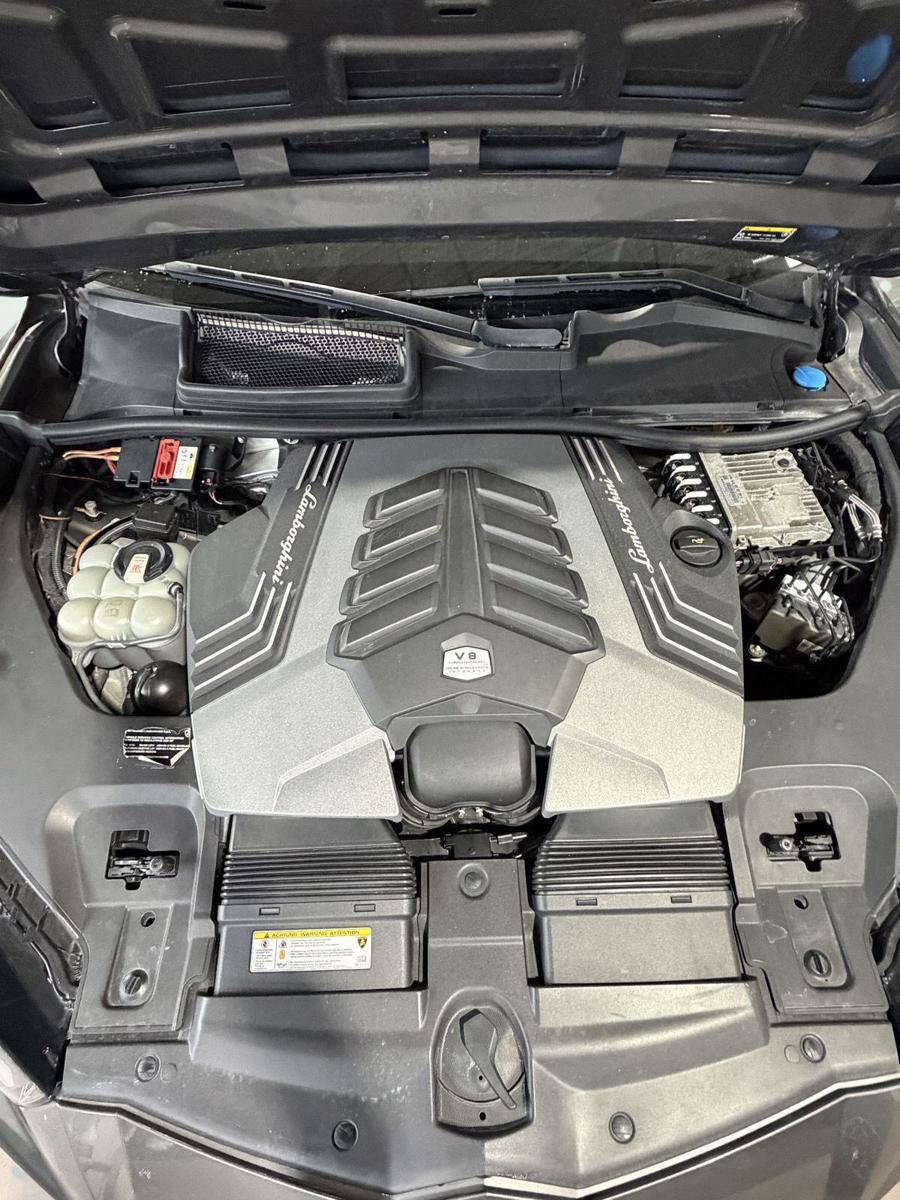 Used 2021 Lamborghini Urus AWD/4WD image 27