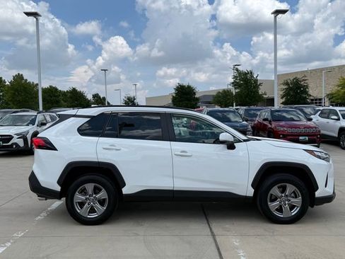 Used 2024 Toyota RAV4 XLE AWD/4WD image 6
