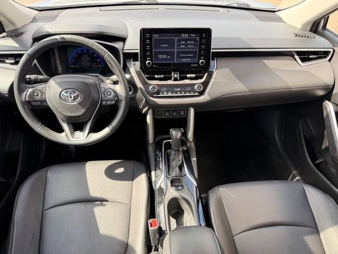 Used 2022 Toyota Corolla Cross XLE w/ Convenience Package AWD/4WD image 29