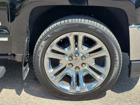 Used 2018 Chevrolet Silverado 1500 LTZ RWD image 12