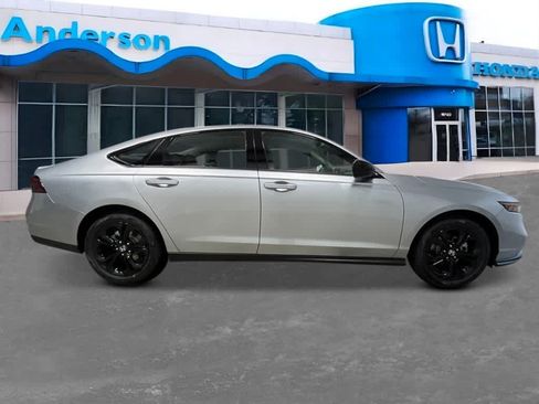 Used 2025 Honda Accord SE image 7