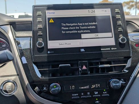 Used 2022 Toyota Camry XSE FWD image 17