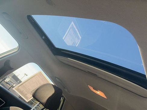 Certified 2024 Hyundai Venue SEL image 23