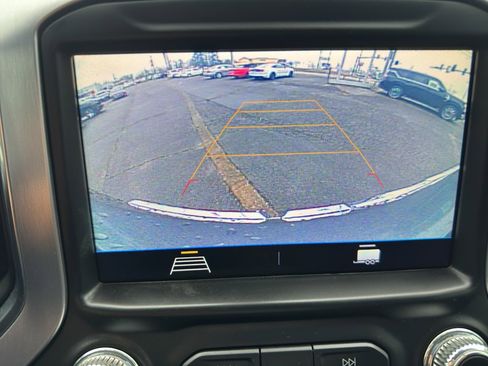 Used 2020 GMC Sierra 1500 SLE w/ SLE Value Package image 21