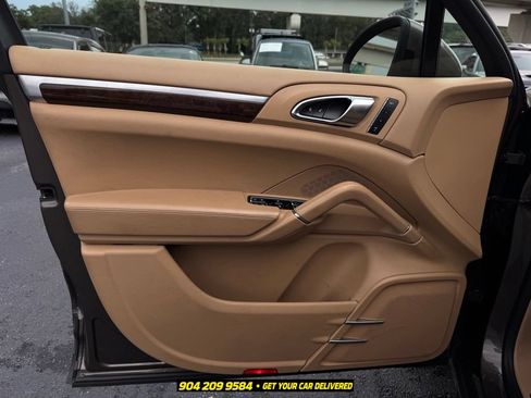 Used 2014 Porsche Cayenne S AWD/4WD image 18