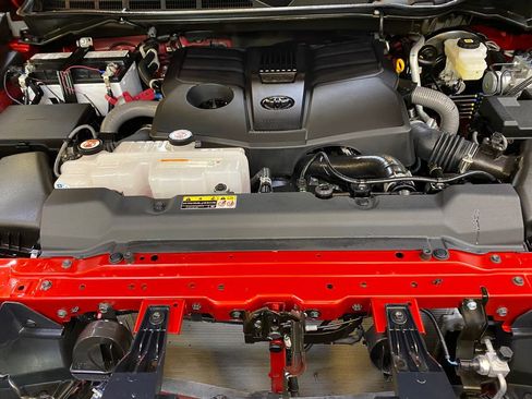 Used 2026 Toyota Tundra Limited w/ Power Package AWD/4WD image 10