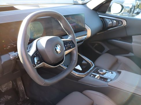 Used 2025 BMW X3 xDrive30i w/ Premium Package image 9