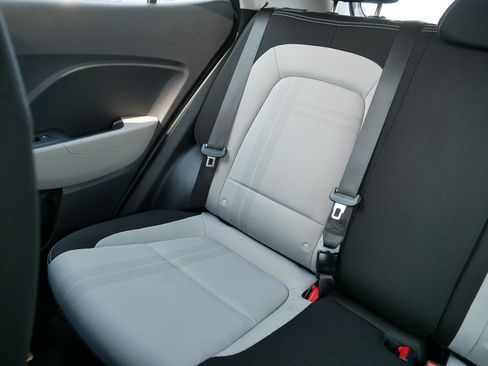 Used 2025 Hyundai Venue SEL FWD image 12