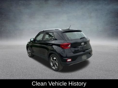 Used 2025 Hyundai Venue SEL FWD image 3