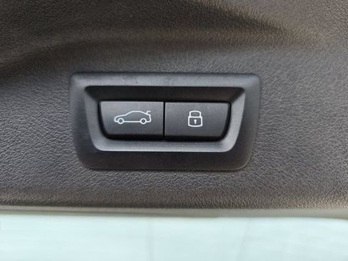 Used 2025 BMW X7 xDrive40i AWD/4WD image 17