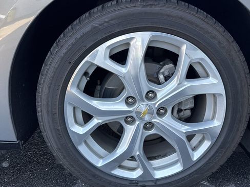 Used 2017 Chevrolet Volt Premier w/ Driver Confidence II Package image 23