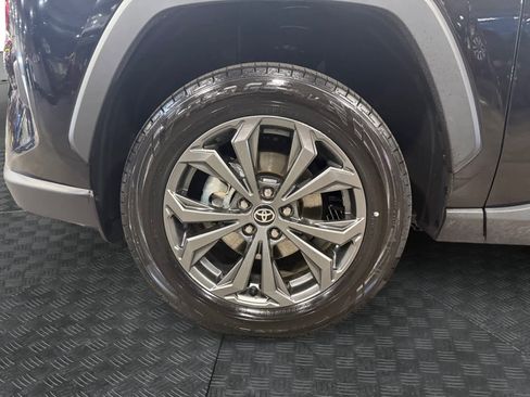 Used 2024 Toyota RAV4 XLE Premium image 15