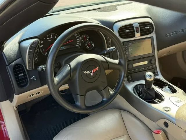 Used 2005 Chevrolet Corvette Coupe w/ Preferred Equipment Group RWD image 17