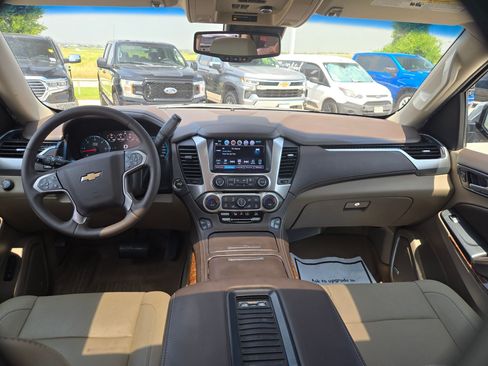 Used 2017 Chevrolet Tahoe Premier RWD image 16