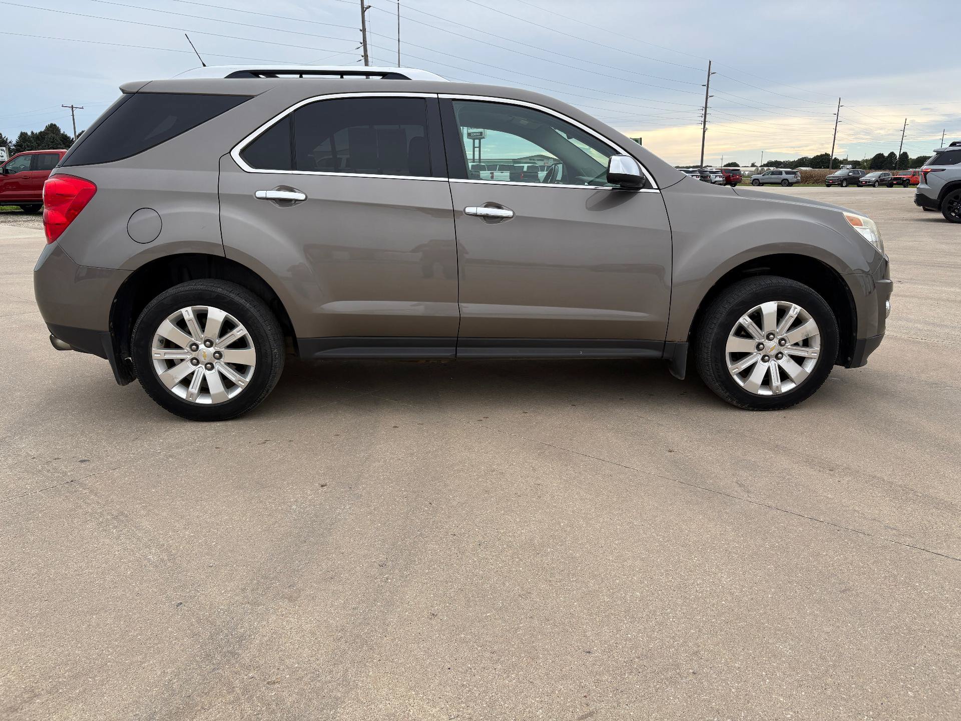 Used 2011 Chevrolet Equinox LTZ AWD/4WD image 7