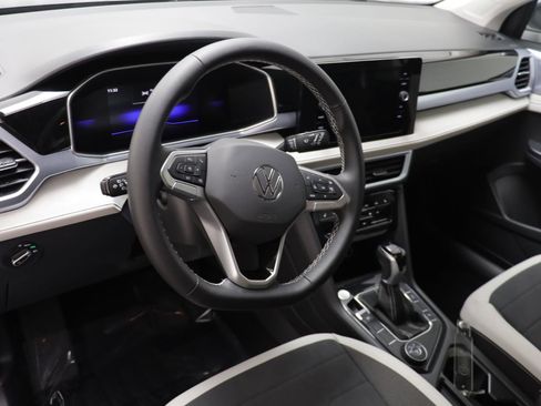 New 2026 Volkswagen Taos SE image 6