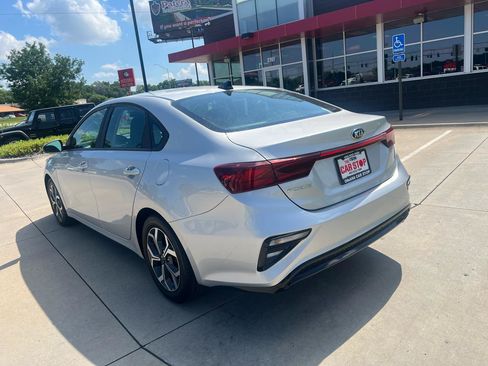 Used 2019 Kia Forte LXS FWD image 8
