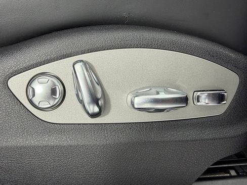 Certified 2026 Porsche Macan AWD/4WD image 22