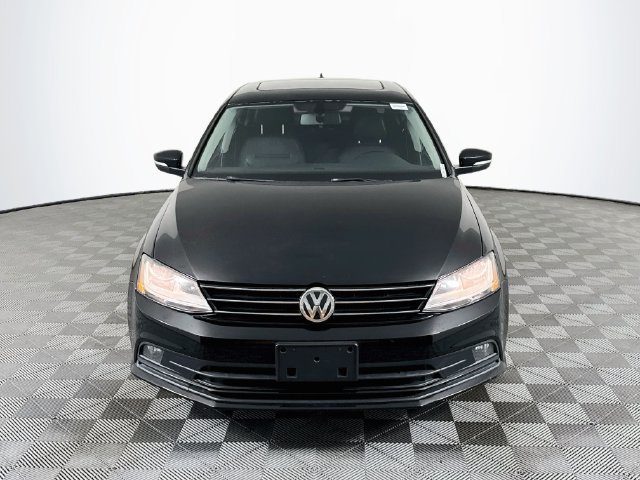 Used 2017 Volkswagen Jetta SEL FWD image 2