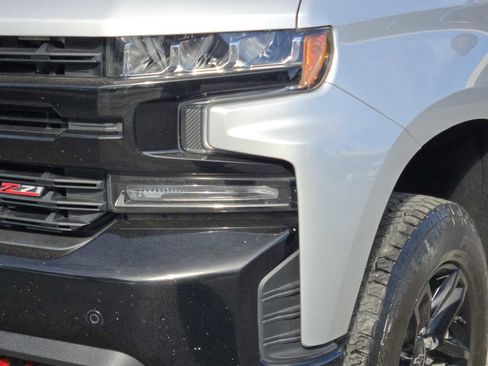 Used 2020 Chevrolet Silverado 1500 LT Trail Boss image 9