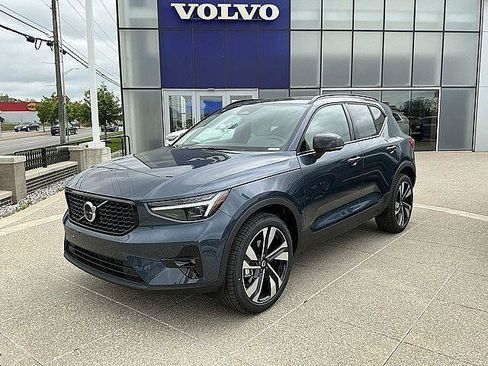 New 2026 Volvo XC40 B5 Ultra w/ Climate Package AWD/4WD image 3