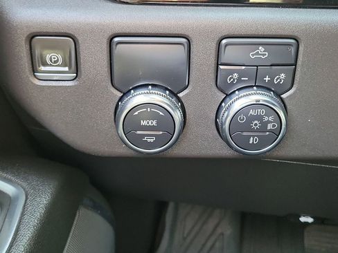 Used 2023 GMC Sierra 1500 Elevation image 17