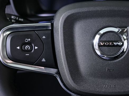 Certified 2025 Volvo XC40 B5 Plus image 11