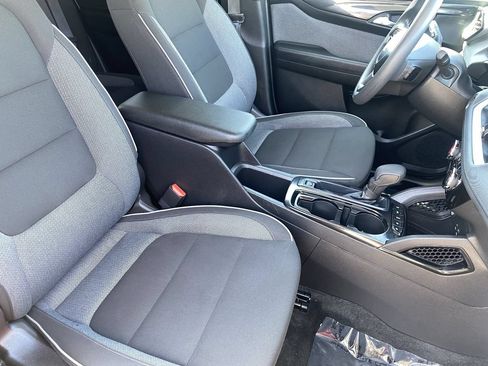 Used 2025 Chevrolet TrailBlazer LT FWD image 11