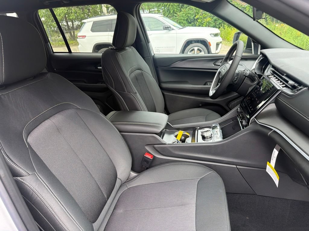 New 2026 Jeep Grand Cherokee Laredo X AWD/4WD image 22