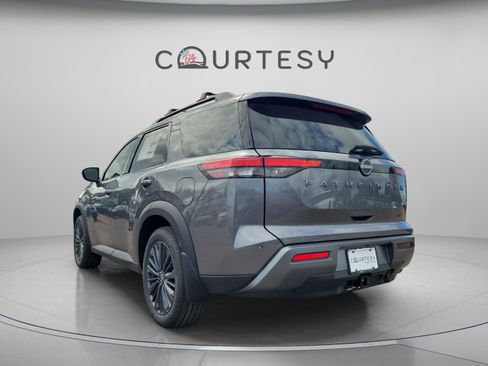 New 2026 Nissan Pathfinder SL w/ SL Premium Package image 4