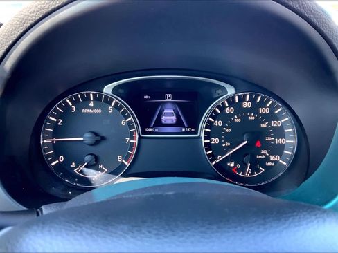 Used 2017 Nissan Altima FWD image 25