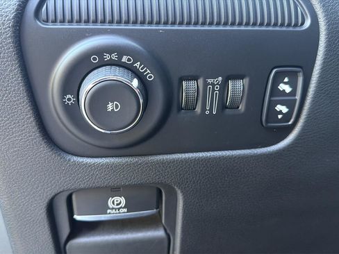 Used 2024 Jeep Wagoneer Series II w/ Flexible Seating Group AWD/4WD image 10