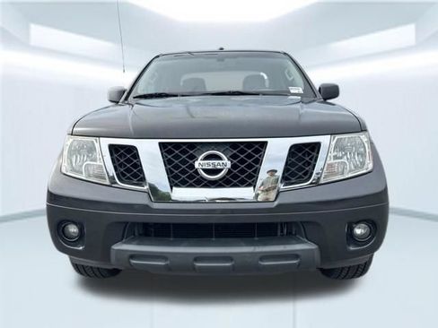 Used 2013 Nissan Frontier SV w/ SV Value Truck Pkg RWD image 2